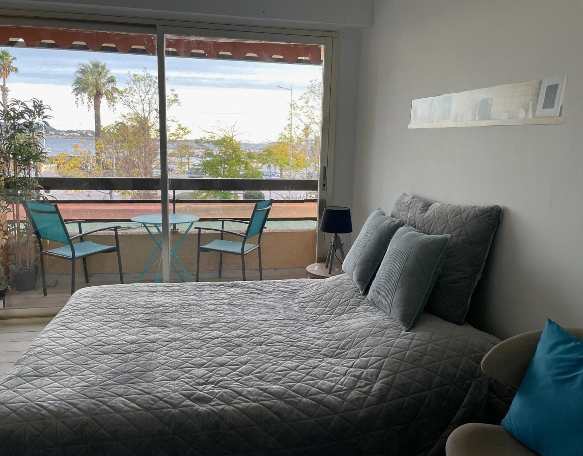 Les Balcons De Bandol Centre Ville Avec Vue Mer Et Face A La Plage Luaran gambar